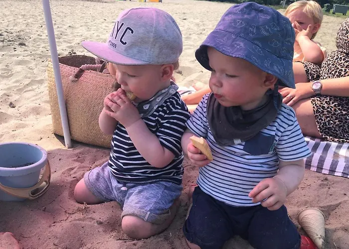 Отель De Bergen - Bungalowtent Wanroij